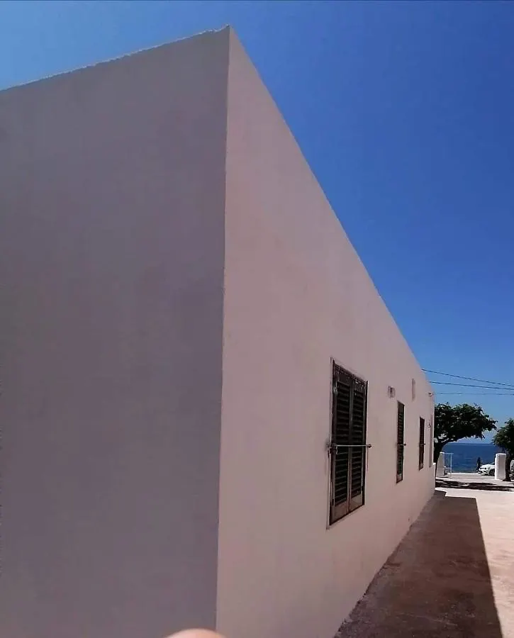 Ad Un Passo Dal Mare Villa Petrosino Italy